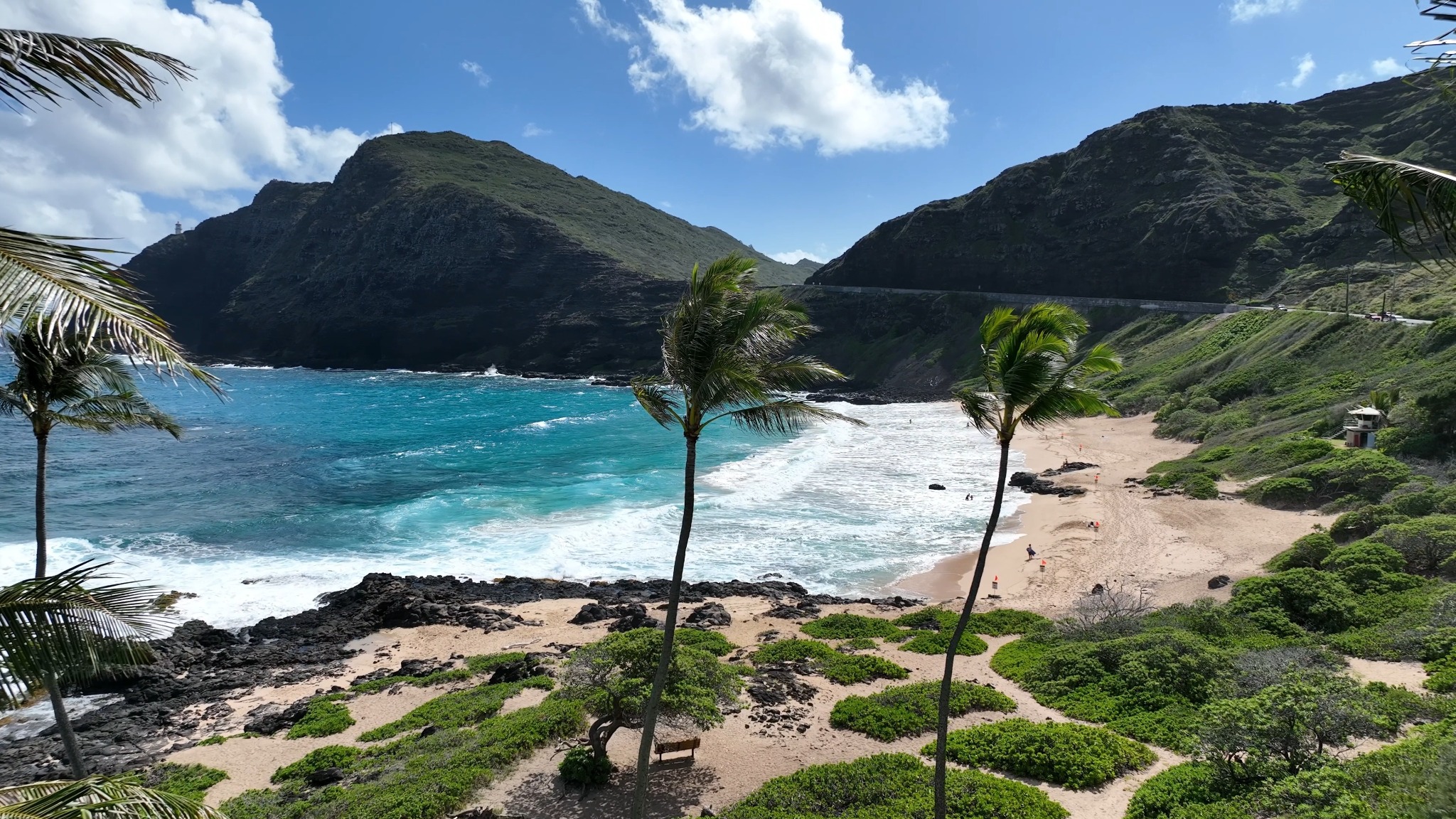 Makapuʻu Beach and its cliff-backed coastline, Oʻahu.