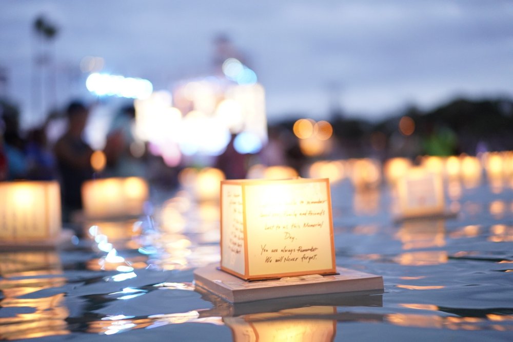 Shinnyo Lantern Floating Hawaiʻi — representative photograph of an earlier ceremony, not the 2027 edition