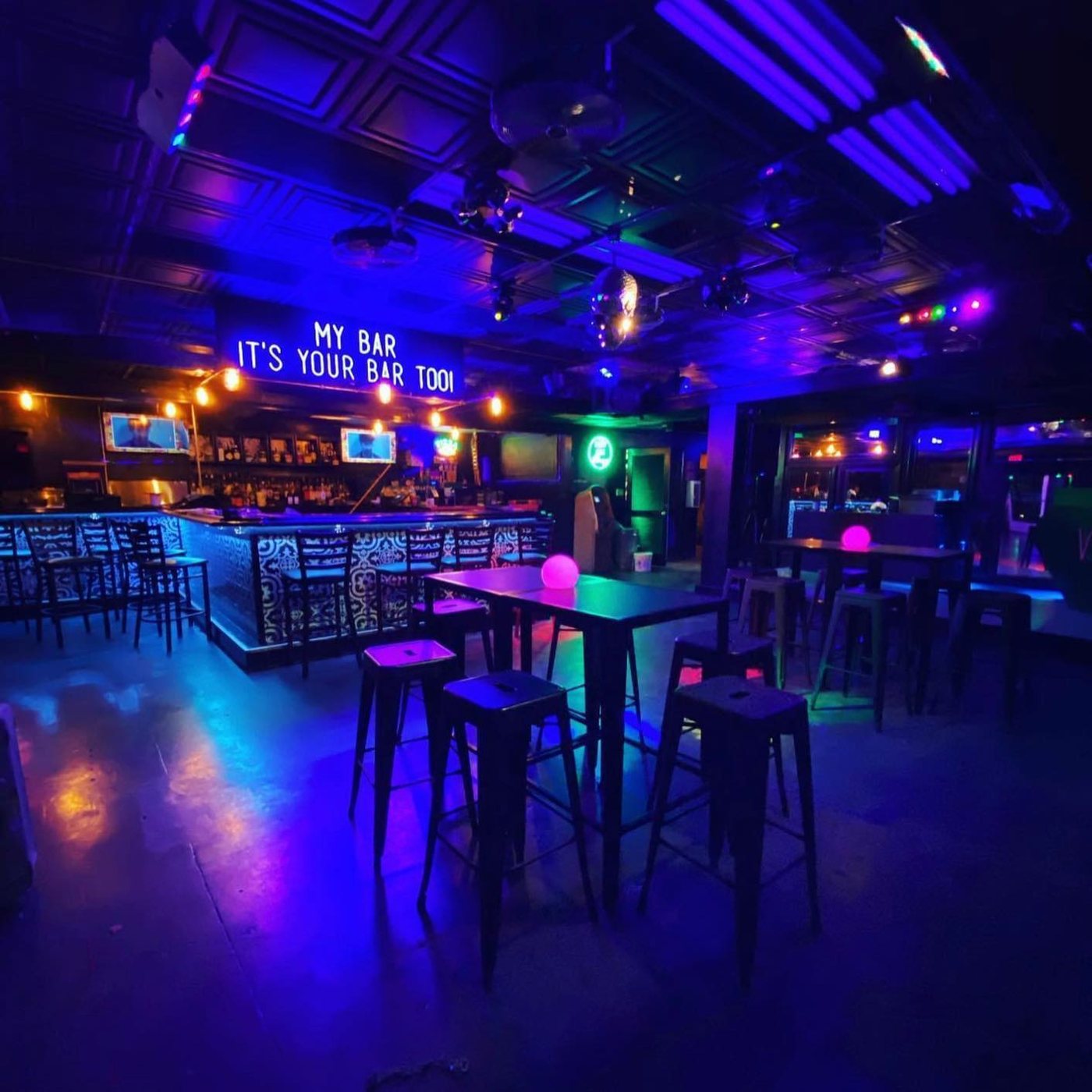 MY BAR Kona bar interior