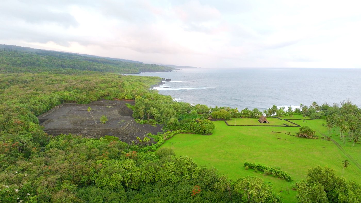 Kahanu Garden and the coastline near Piʻilanihale Heiau.