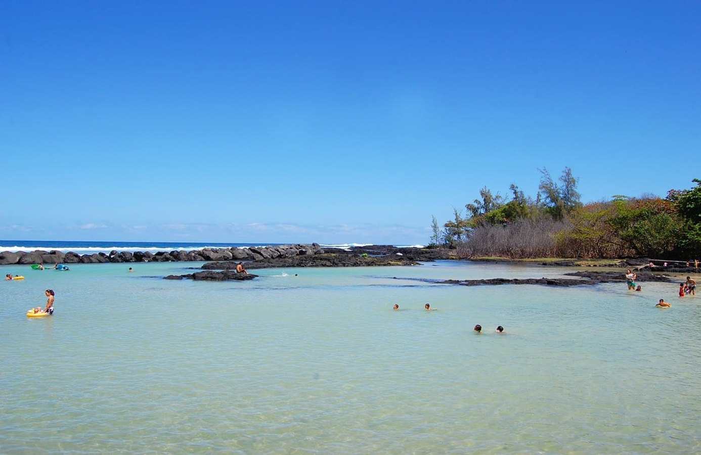 Onekahakaha Beach Park — source photograph