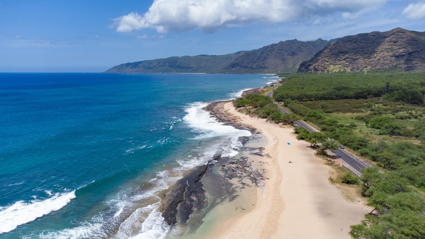 Aerial view along Keaʻau Beach Park shoreline