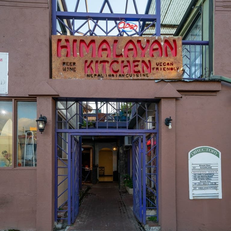 Himalayan Kitchen Kaimukī restaurant exterior