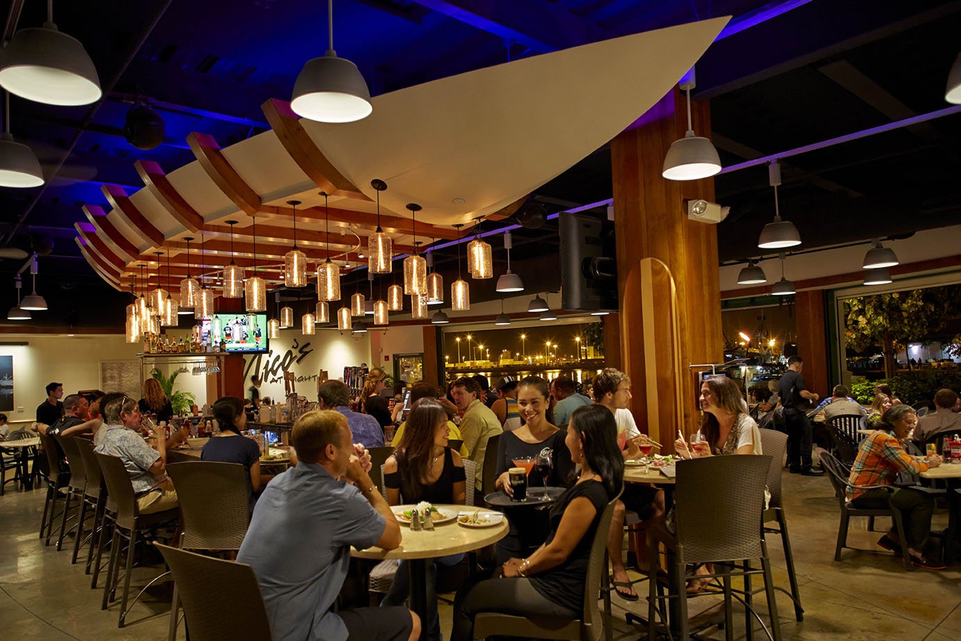 Nico’s Pier 38 dining room and bar