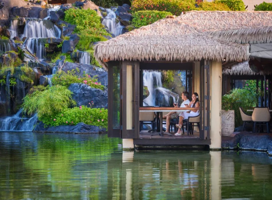 Dining beside the lagoon at Tidepools, Grand Hyatt Kauaʻi