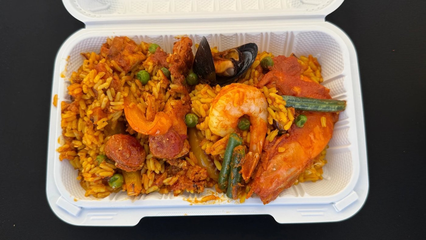 Seafood paella from Santi’s Paella — Oʻahu event photograph