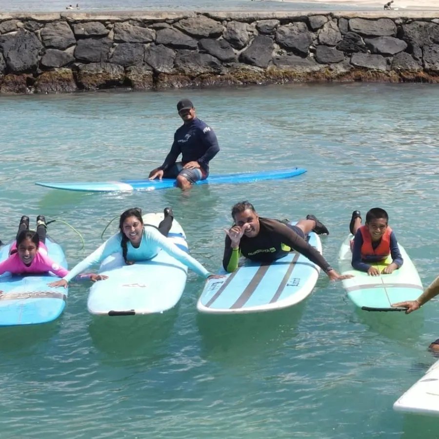 Waikīkī surf lesson pictured on Hawaii Surfing Academy’s official website.