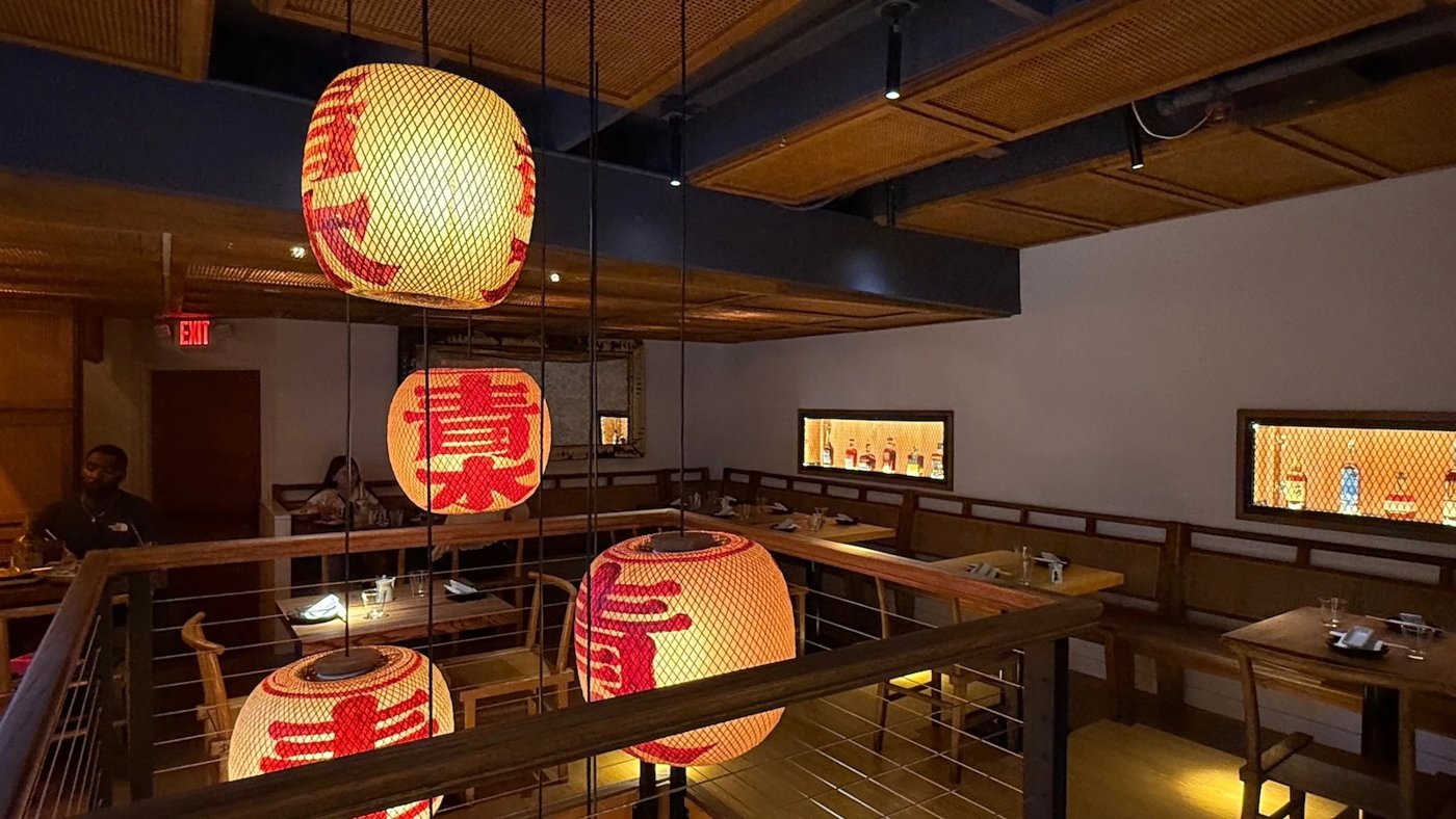 Doraku Sushi dining room at Hilton Hawaiian Village (2026)