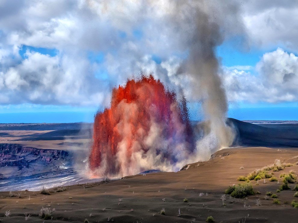 Lava fountains in Hawaiʻi Volcanoes National Park; an eruption photograph, not current conditions.