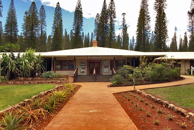 Lānaʻi Culture & Heritage Center exterior.