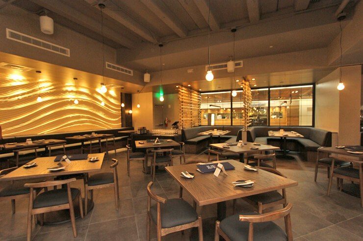 TsuruTonTan Waikiki dining room, archival photograph