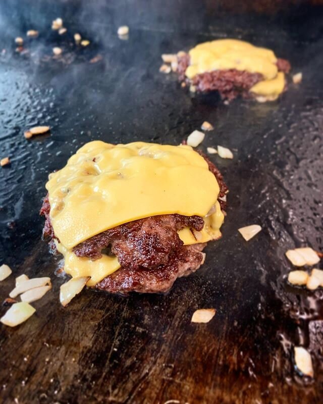 Smash burgers at The Daley, Chinatown