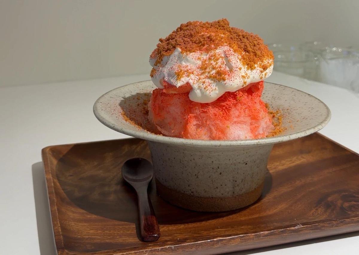 Shave ice served at Asato’s Waikīkī