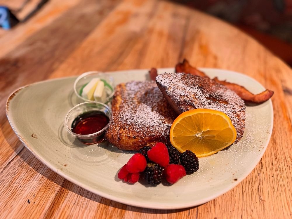 Surfer’s Souffle French toast at Hiking Hawaii Cafe