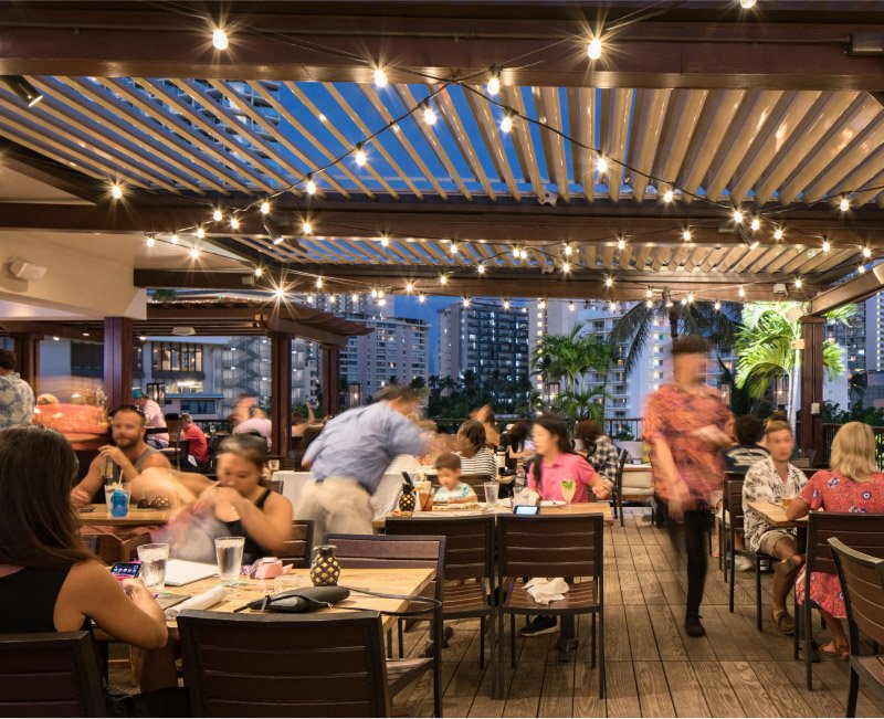 Dining room at Tommy Bahama’s Waikiki restaurant