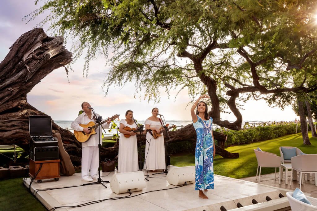 Live Hawaiian entertainment at House Without A Key