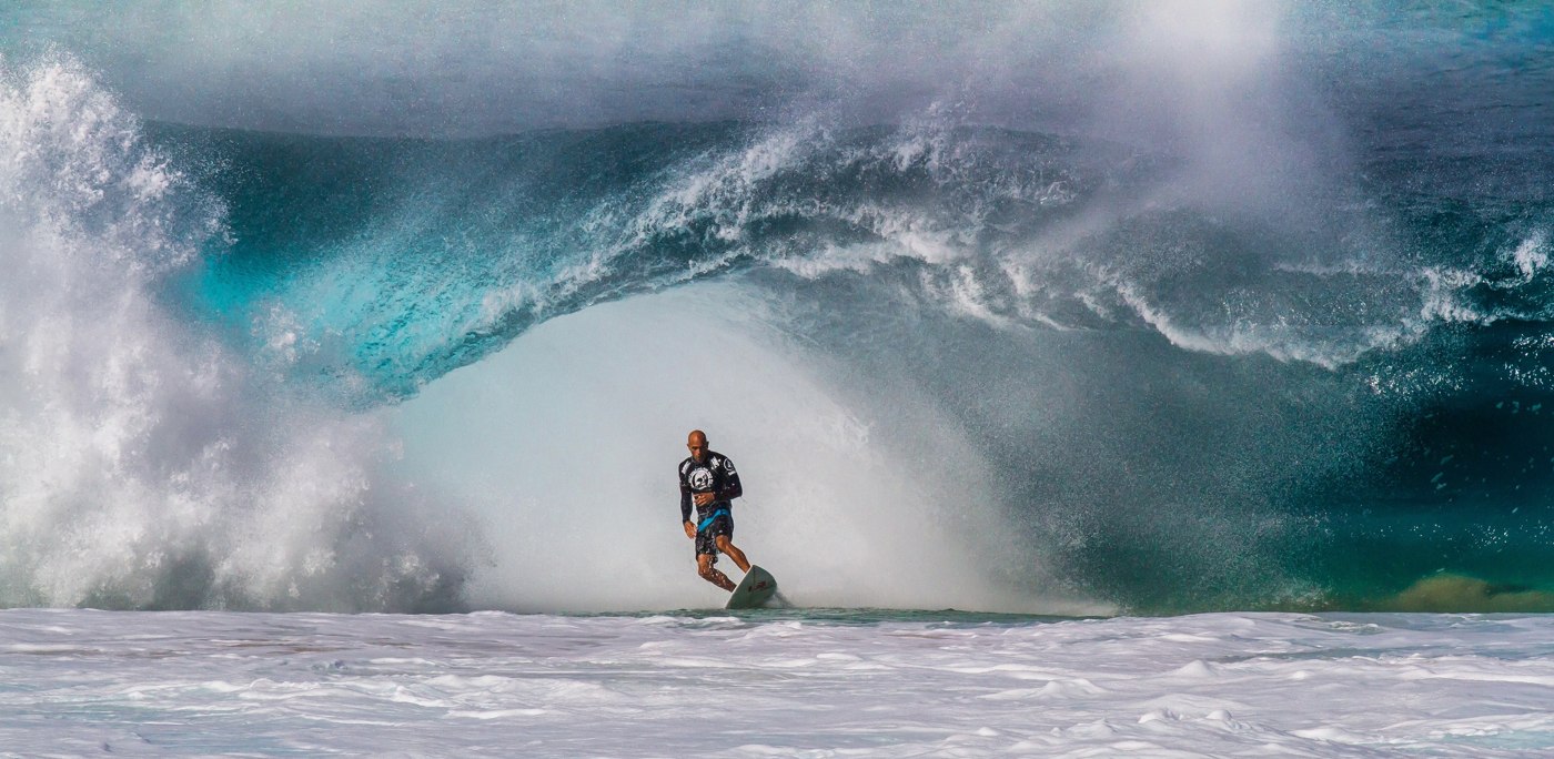 Surfing at Banzai Pipeline, Oʻahu’s North Shore.